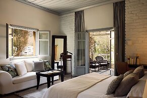 Porto Kea Suites