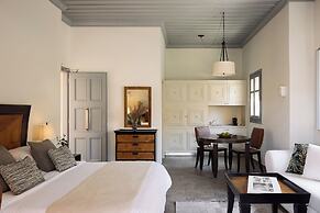 Porto Kea Suites