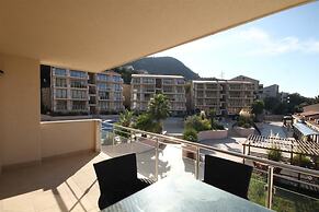 Blue Horizon Apartments