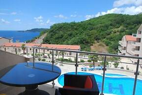 Blue Horizon Apartments