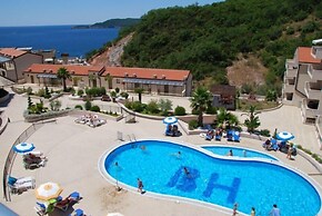 Blue Horizon Apartments