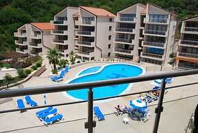 Blue Horizon Apartments