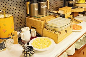 White Lotus Hotel Saigon