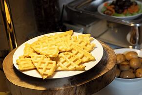 White Lotus Hotel Saigon