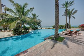 Crowne Plaza Duqm by IHG