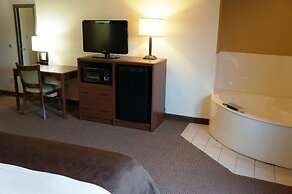 AmericInn by Wyndham Two Harbors Near Lake Superior