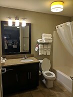 Hawthorn Suites by Wyndham Williston