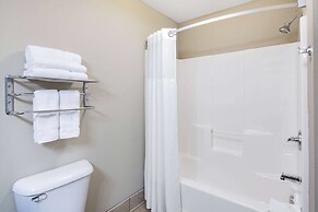 Hawthorn Suites by Wyndham Williston