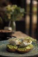 Tullah Lakeside Lodge