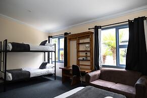 Tullah Lakeside Lodge