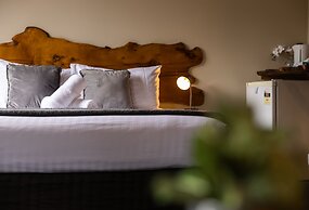 Tullah Lakeside Lodge