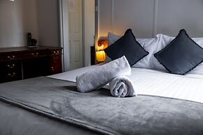 Tullah Lakeside Lodge