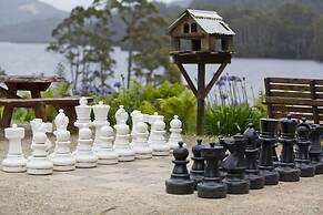 Tullah Lakeside Lodge