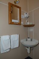 Tullah Lakeside Lodge