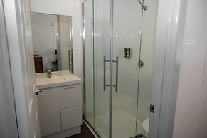 Tullah Lakeside Lodge