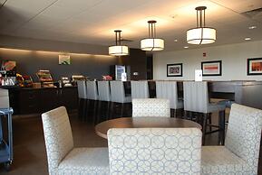 Wingate by Wyndham Bismarck