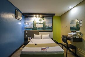 Hotel DreamWorld Araneta Cubao