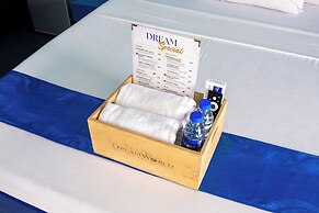 Hotel DreamWorld Araneta Cubao