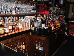 West Gate Inn Nyack