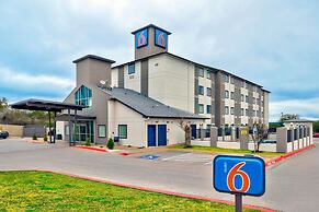 Motel 6 Marble Falls, TX