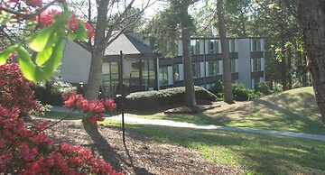 The Inn at Houndslake