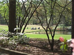 The Inn at Houndslake