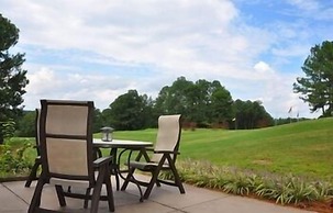 The Inn at Houndslake