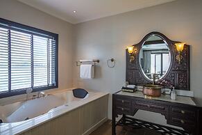 Heritage Line Violet cruise – Ha Long Bay & Lan Ha Bay