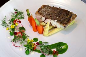 Heritage Line Violet cruise – Ha Long Bay & Lan Ha Bay