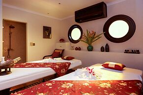 Heritage Line Violet cruise – Ha Long Bay & Lan Ha Bay