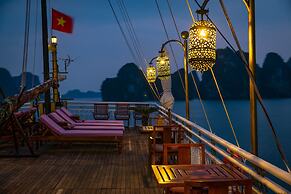 Heritage Line Violet cruise – Ha Long Bay & Lan Ha Bay