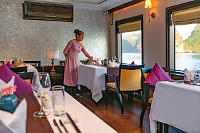 Heritage Line Violet cruise – Ha Long Bay & Lan Ha Bay