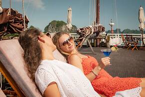 Heritage Line Violet cruise – Ha Long Bay & Lan Ha Bay