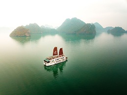 Heritage Line Violet cruise – Ha Long Bay & Lan Ha Bay