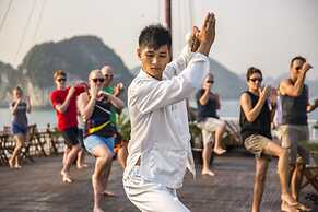 Heritage Line Violet cruise – Ha Long Bay & Lan Ha Bay