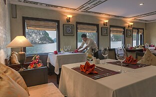 Heritage Line Violet cruise – Ha Long Bay & Lan Ha Bay