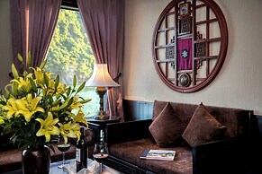 Heritage Line Violet cruise – Ha Long Bay & Lan Ha Bay