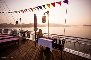Heritage Line Violet cruise – Ha Long Bay & Lan Ha Bay