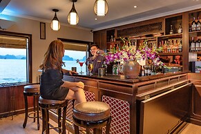 Heritage Line Violet cruise – Ha Long Bay & Lan Ha Bay