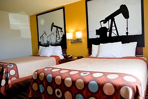 Super 8 by Wyndham Fox Creek