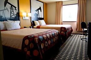 Super 8 by Wyndham Fox Creek