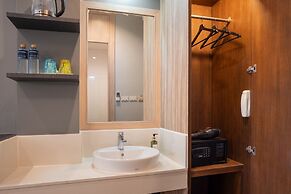 iCheck inn Gems Center Silom