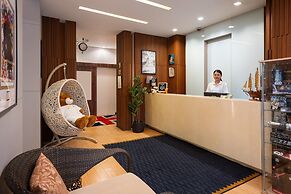 iCheck inn Gems Center Silom