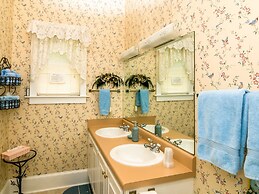 Holly House of Hamilton