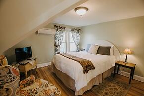 The Inn at Ragged Edge