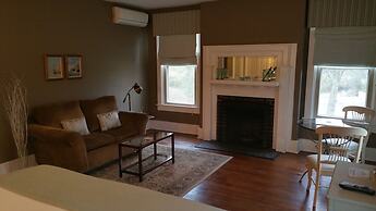 The Inn at Ragged Edge