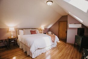 The Inn at Ragged Edge