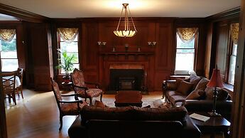 The Inn at Ragged Edge