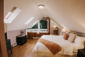 The Inn at Ragged Edge
