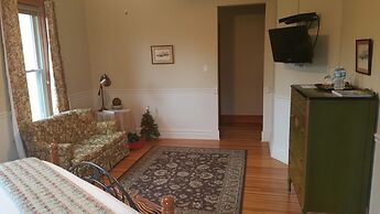 The Inn at Ragged Edge